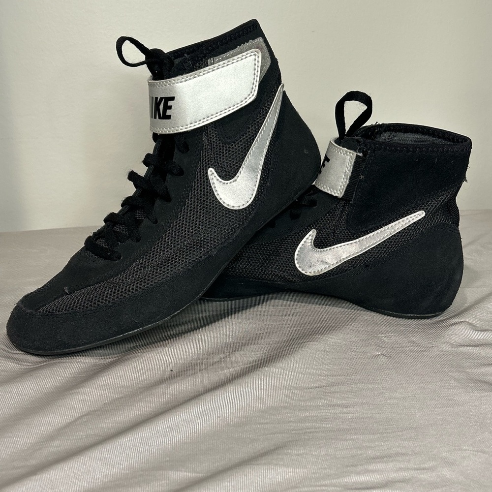 Nike sidesweep Black and silver wrestling shoes